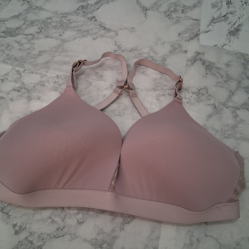 🎉Secret Treasures Sport Blush Seamless Bralette